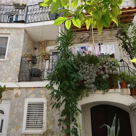 Σπίτι διακοπών Cozy Townhouse With Garden